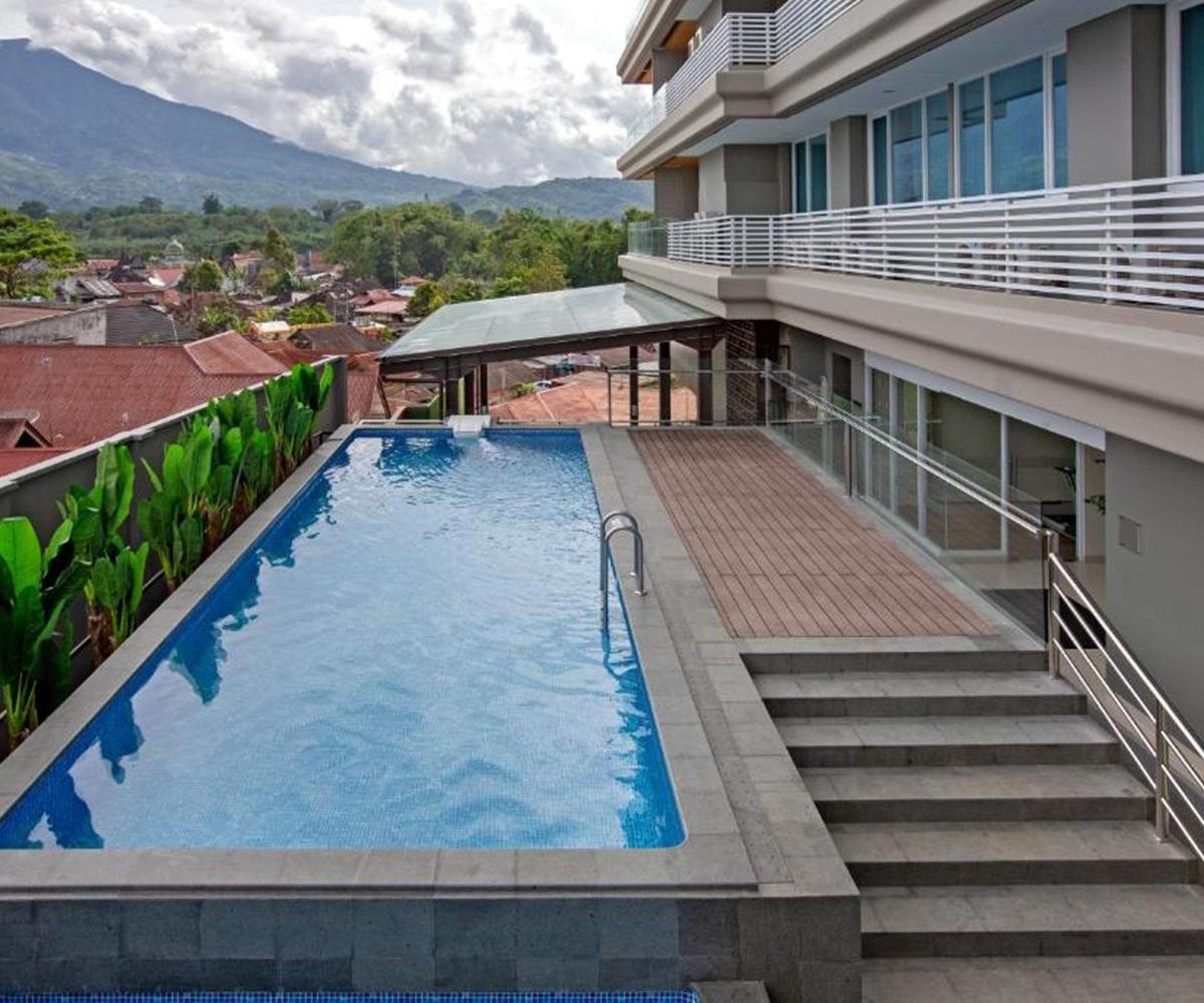 Hotel Santika Bukittinggi Exterior photo